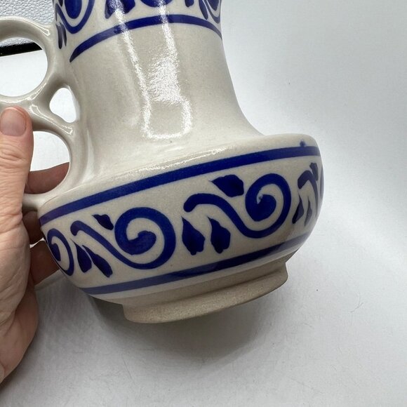 Vintage pitcher blue white salt glazed, hand painted German, Westerwald - Picture 5 of 14